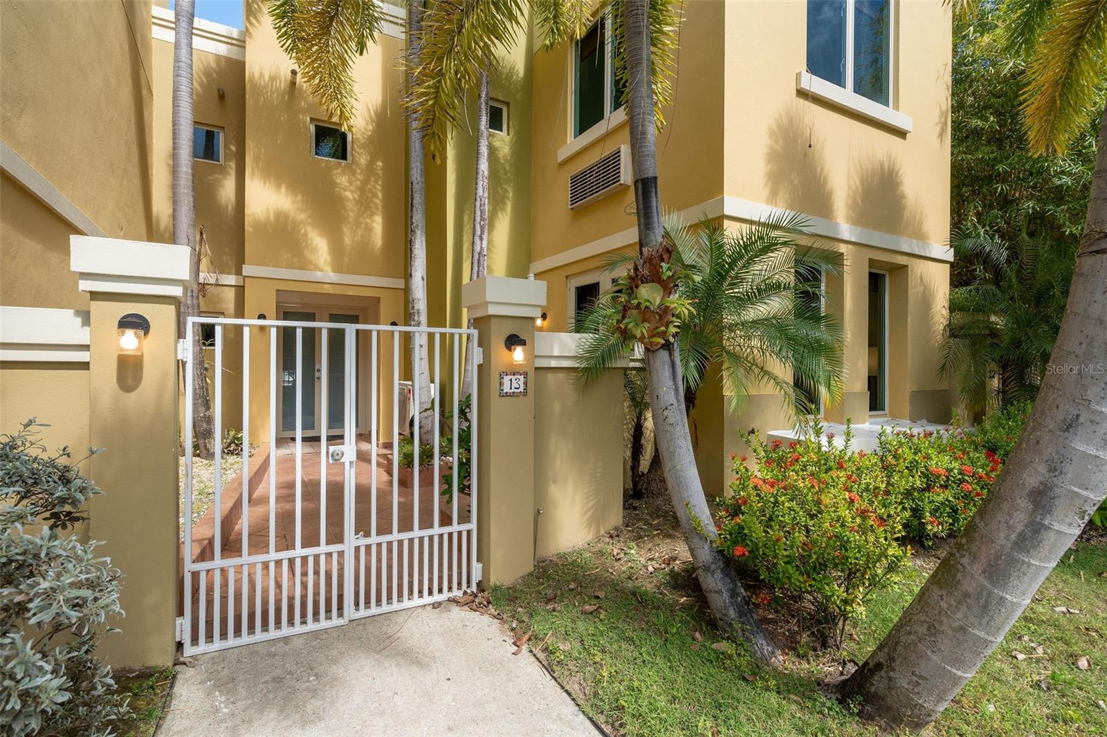 90 Candelero Drive #13 Property Photo 3
