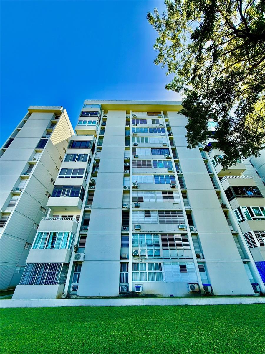 2 Laguna Ave #4 Property Photo