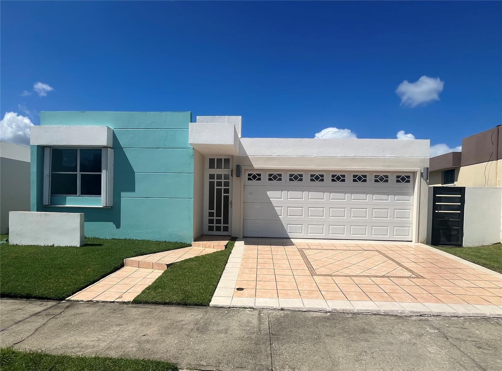 Paseo De Los Artesanos Calle Bernardo Sanchez #56 Property Photo