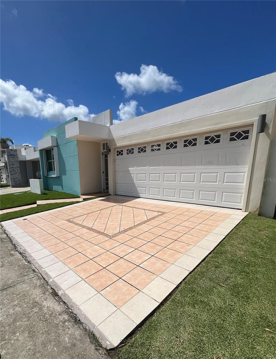 Paseo De Los Artesanos Calle Bernardo Sanchez #56 Property Photo 4
