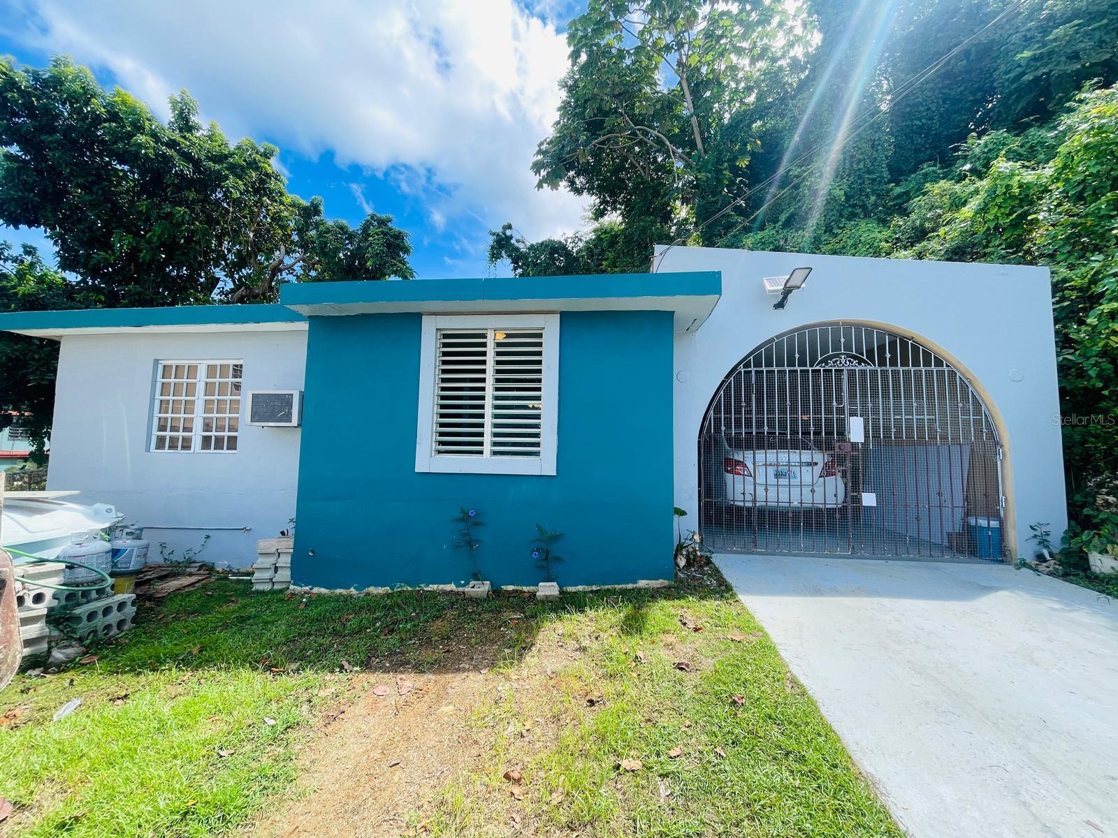 T Calle T #393 Property Photo