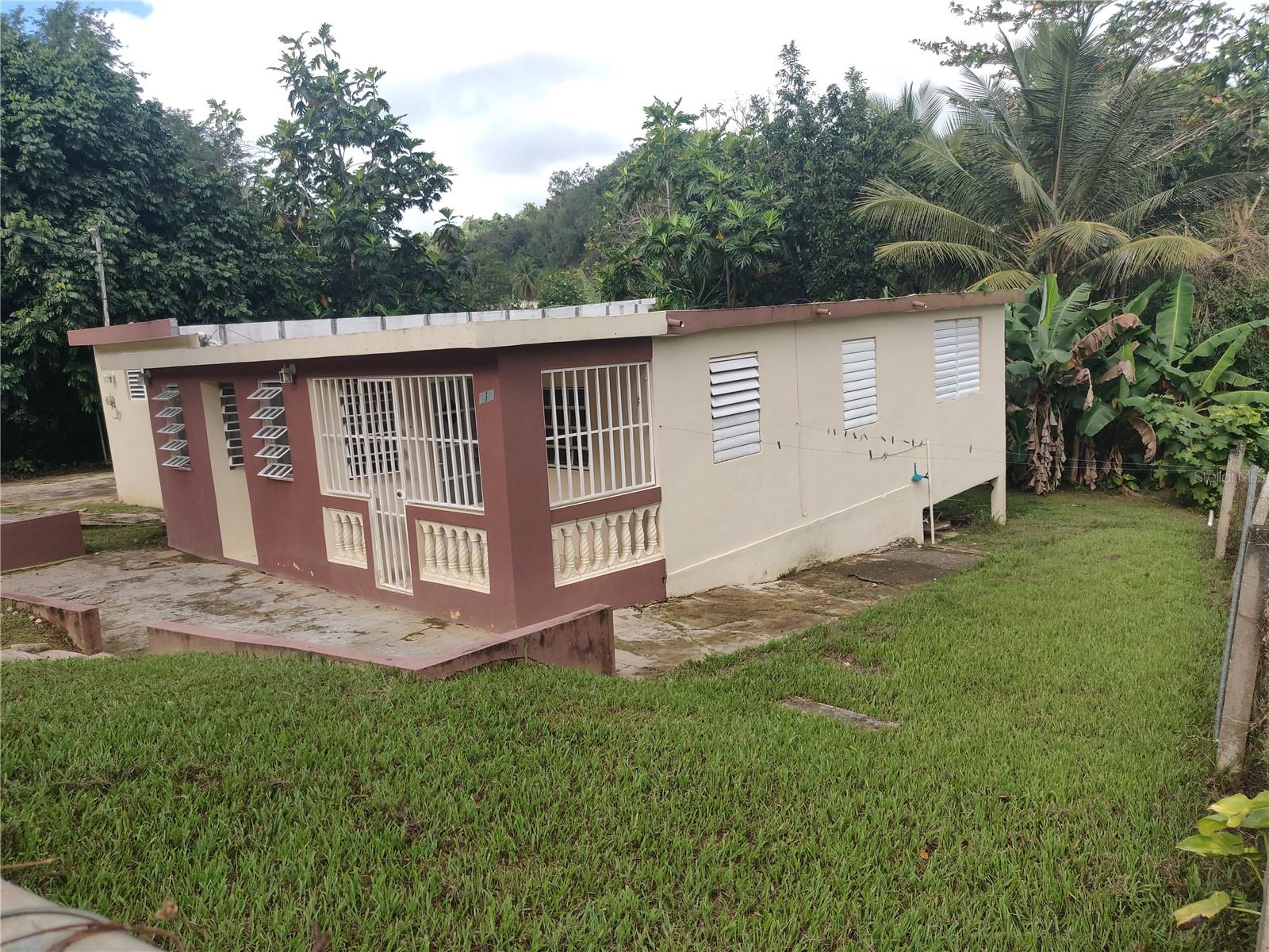 Calle 8 #213 Urb. Las Carolinas Property Photo