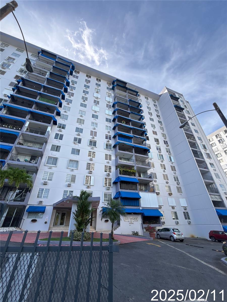 Skytower Skytower 2 #2j Property Photo