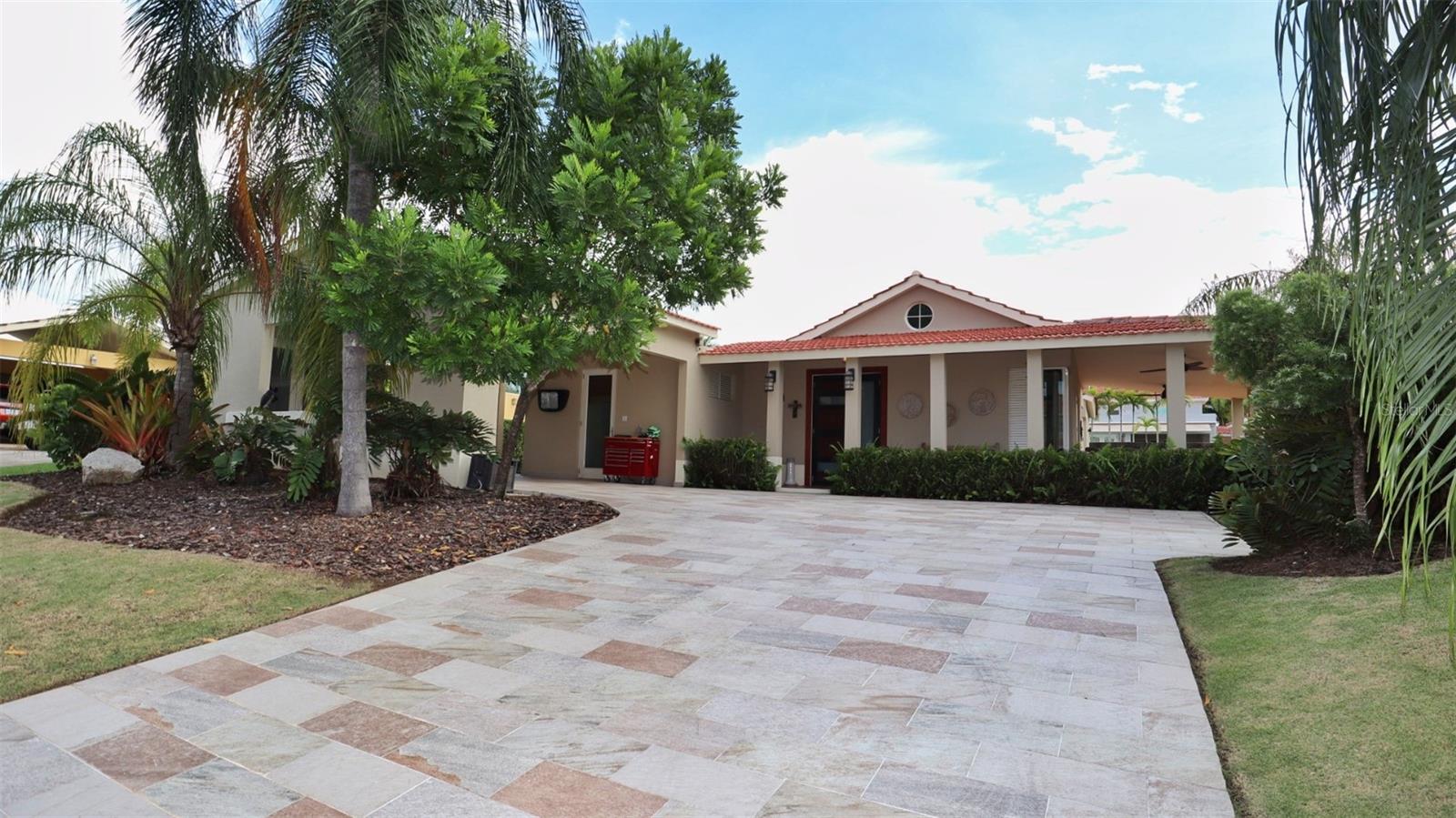 212 Ausubus Property Photo