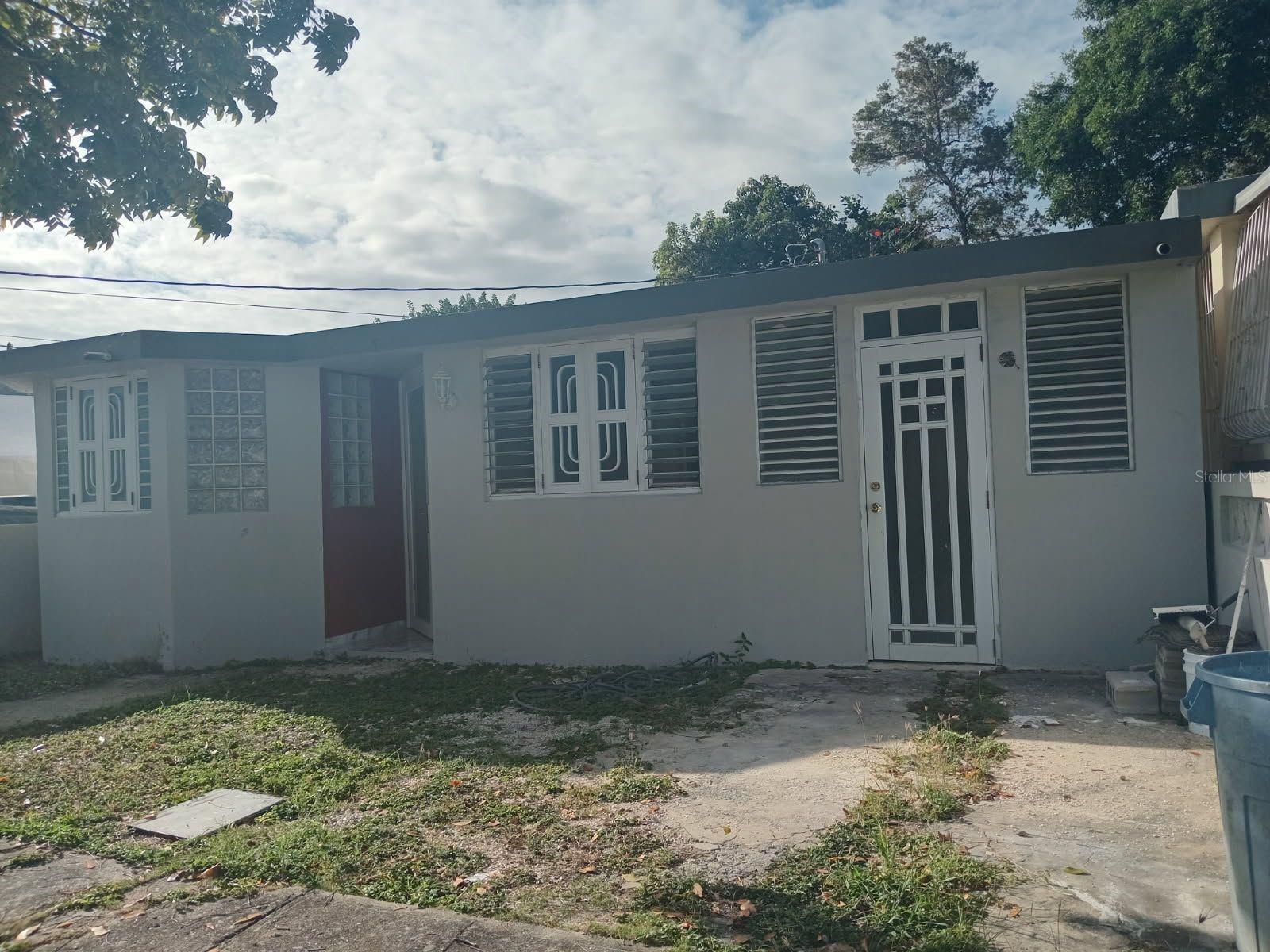 Urb Villa Paraiso Calle Tacitas #j17 Property Photo