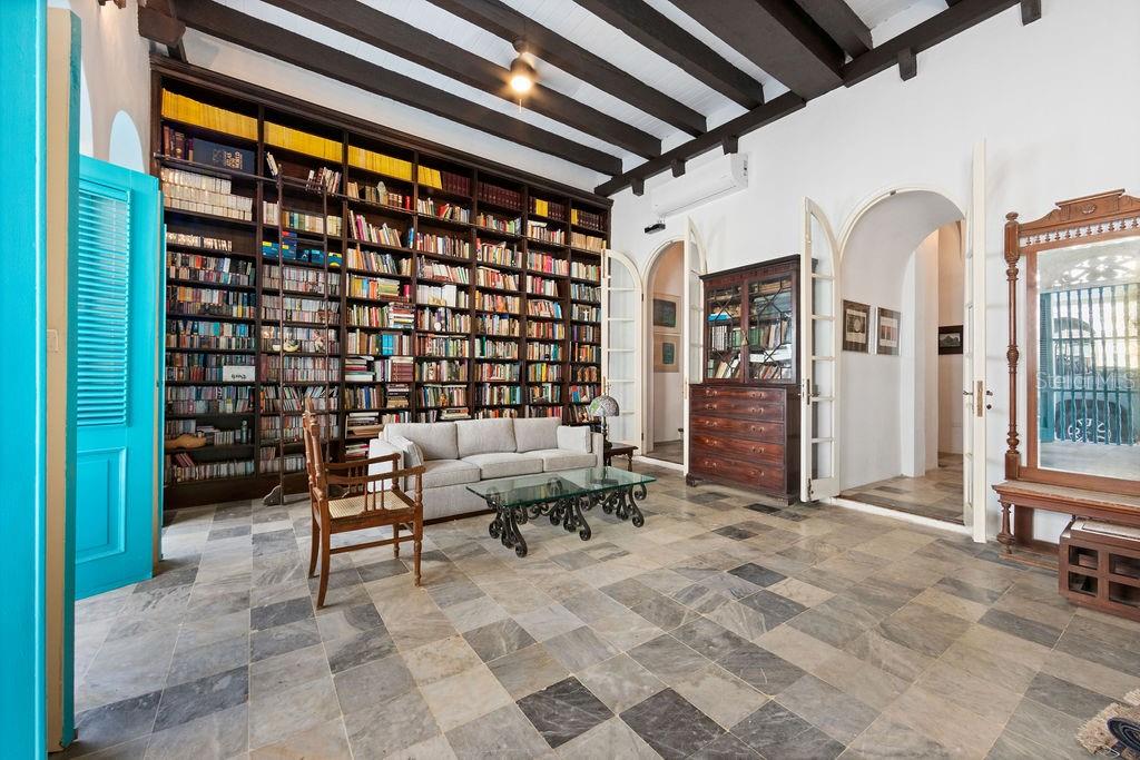 50 San Francisco St Property Photo 2
