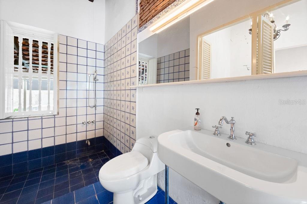 50 San Francisco St Property Photo 21