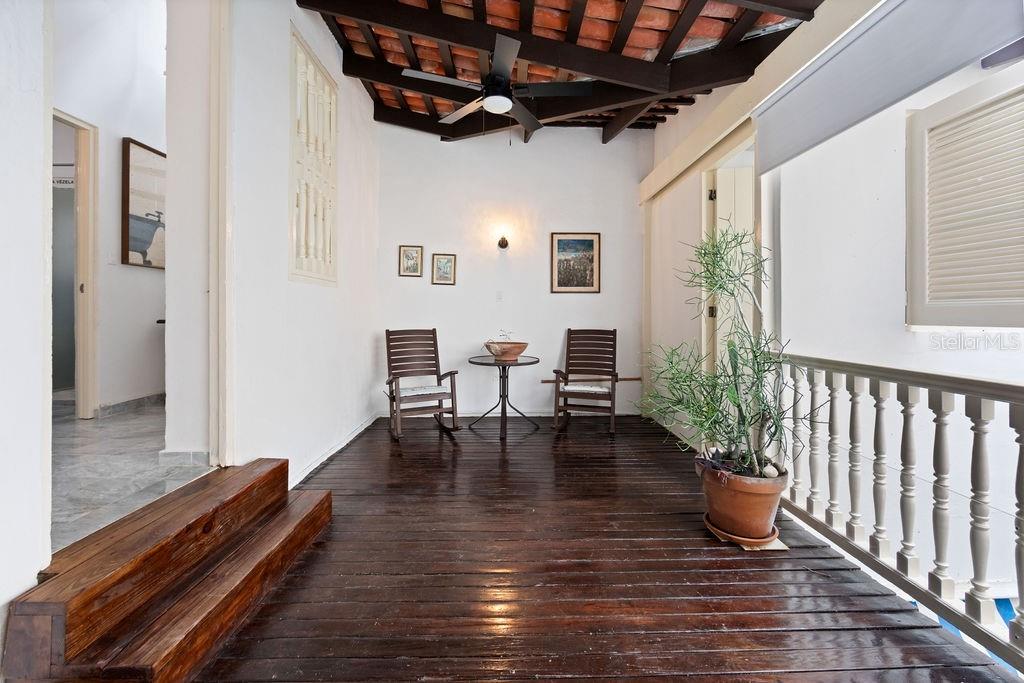 50 San Francisco St Property Photo 27