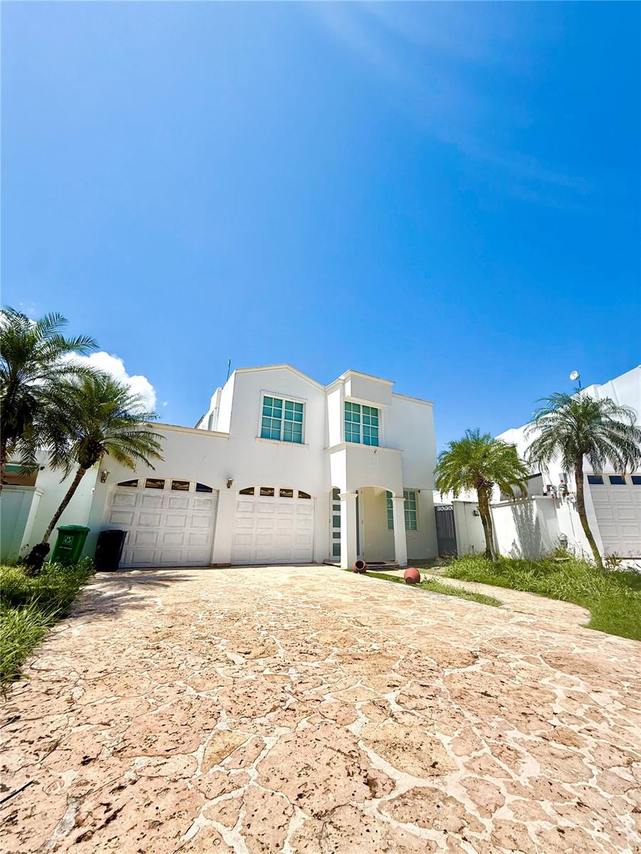 Calle Onix Urb.pedregales Property Photo
