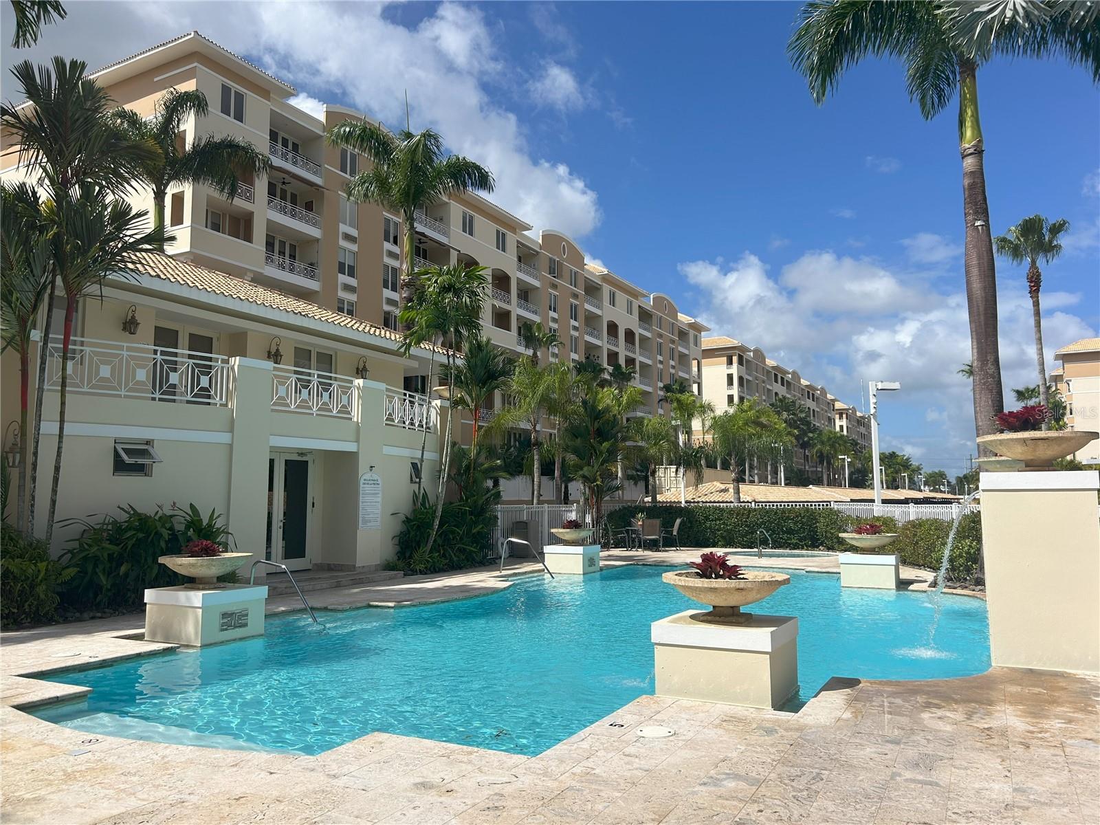 Cond Murano Luxury Apts Avenida Palma Real #4 A-3 Property Photo