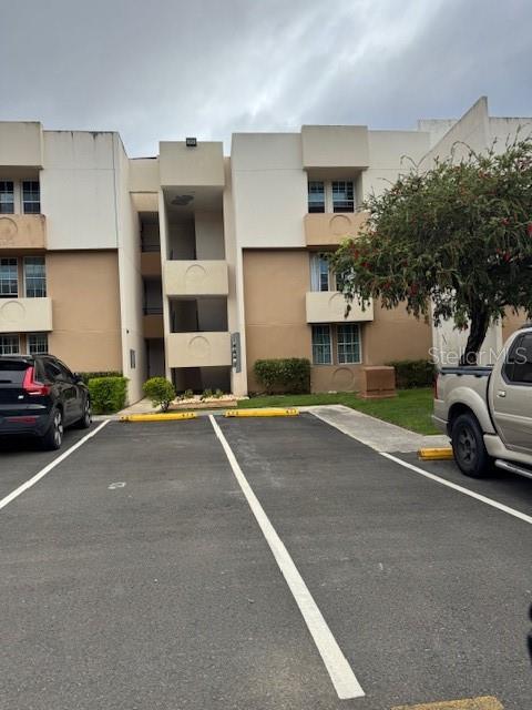 204 Cond. Valles De Torrimar Property Photo