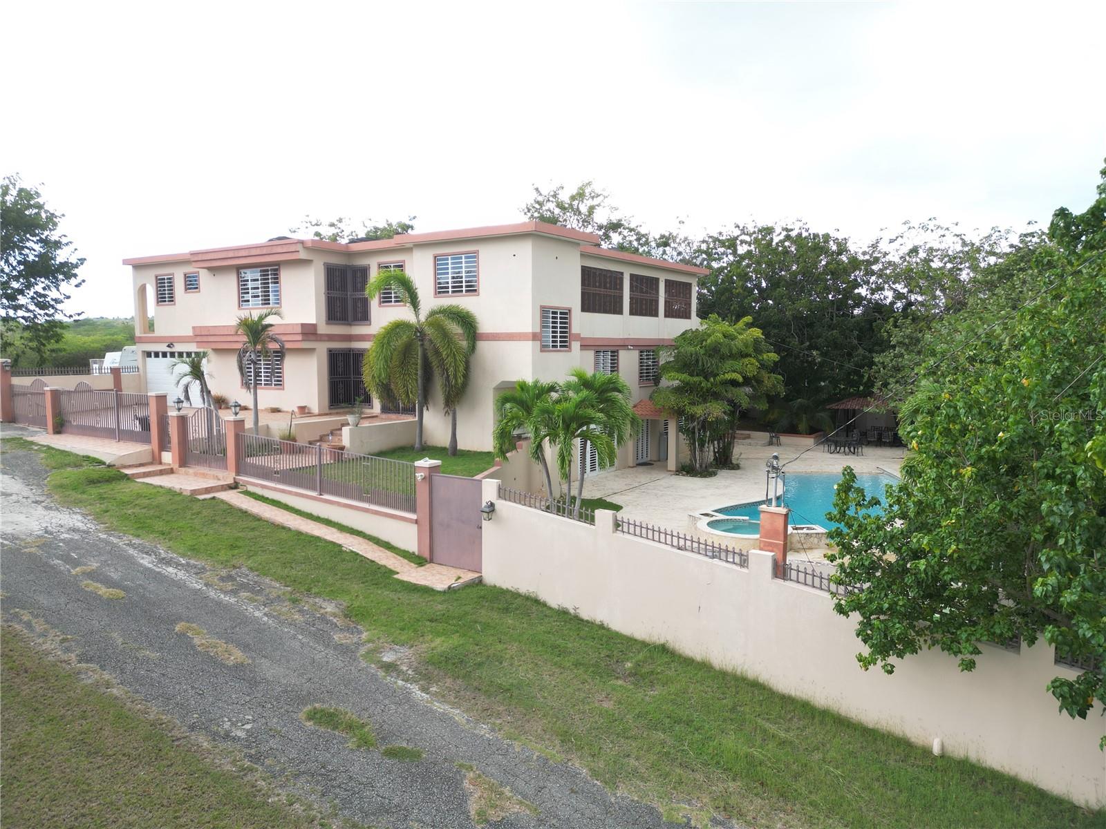 301 Km 2.7 #1 Property Photo