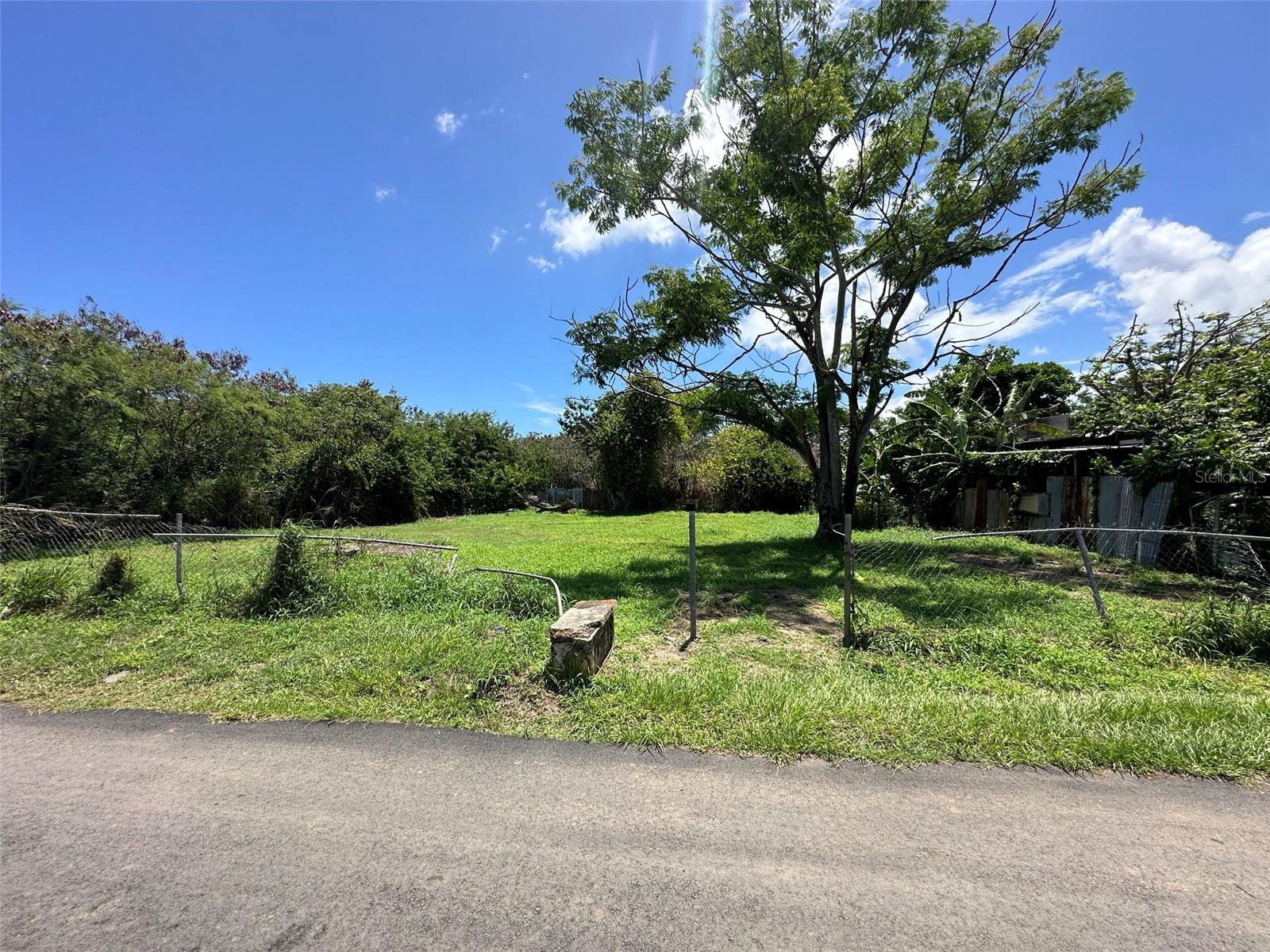 Central Lafayette Las Mercedes Property Photo