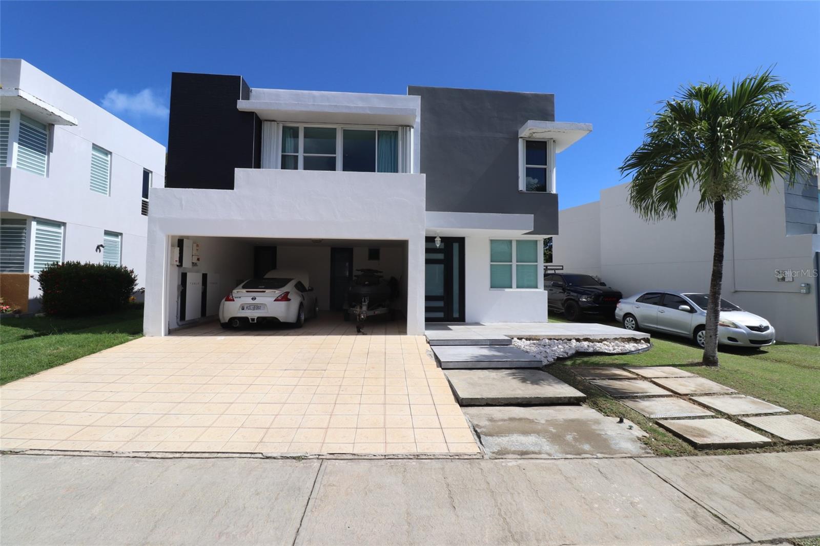 00738 Real Estate Listings Main Image