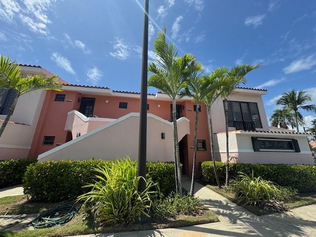 1 Fairlakes Village Property Photo