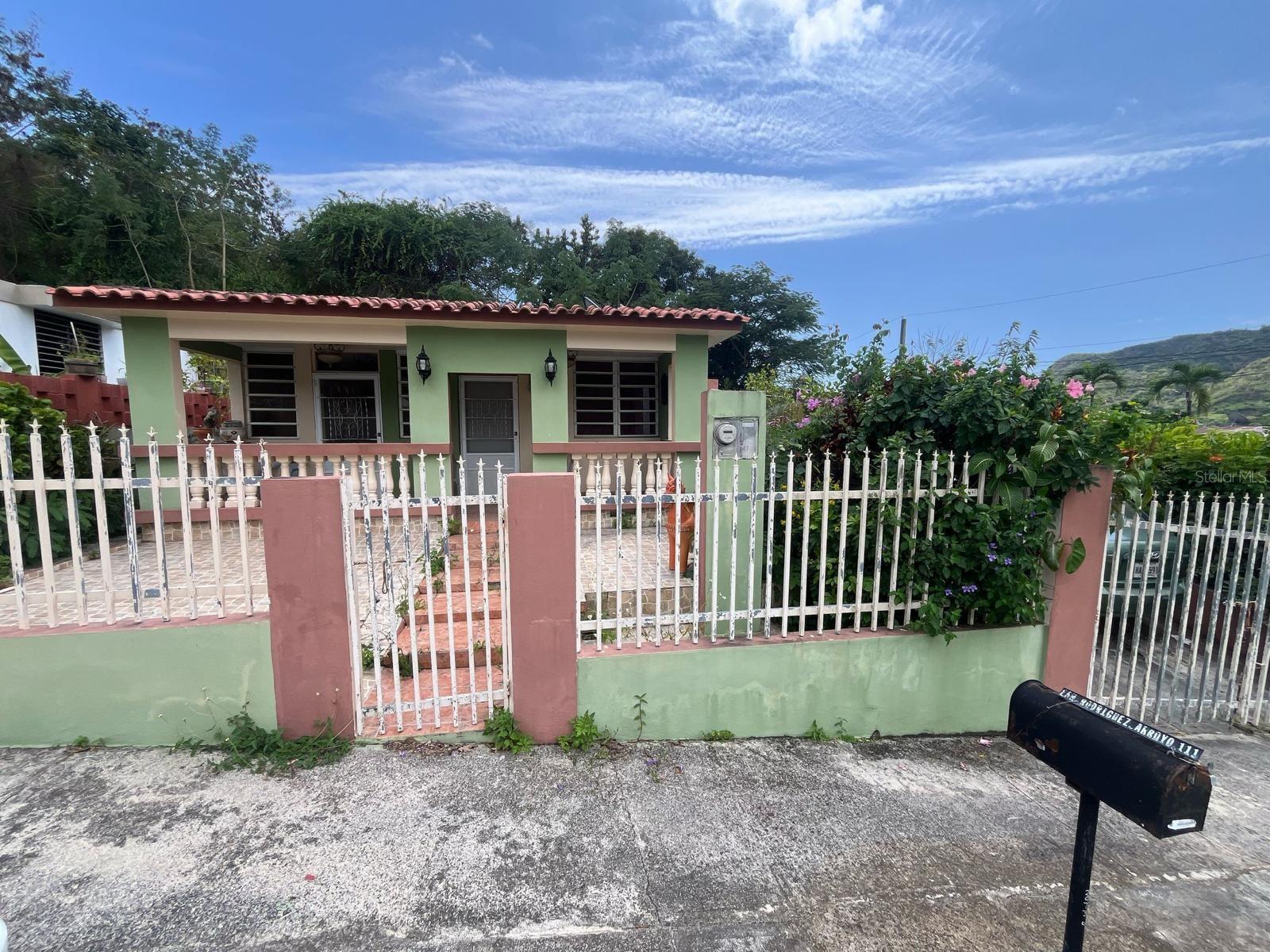 Peñuelas County Real Estate Listings Main Image