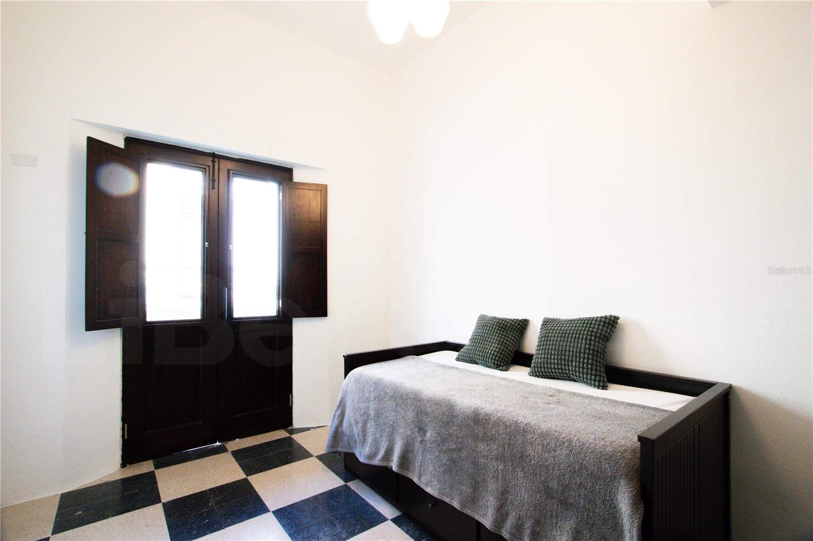 254-256 San Francisco St #201 Property Photo 7