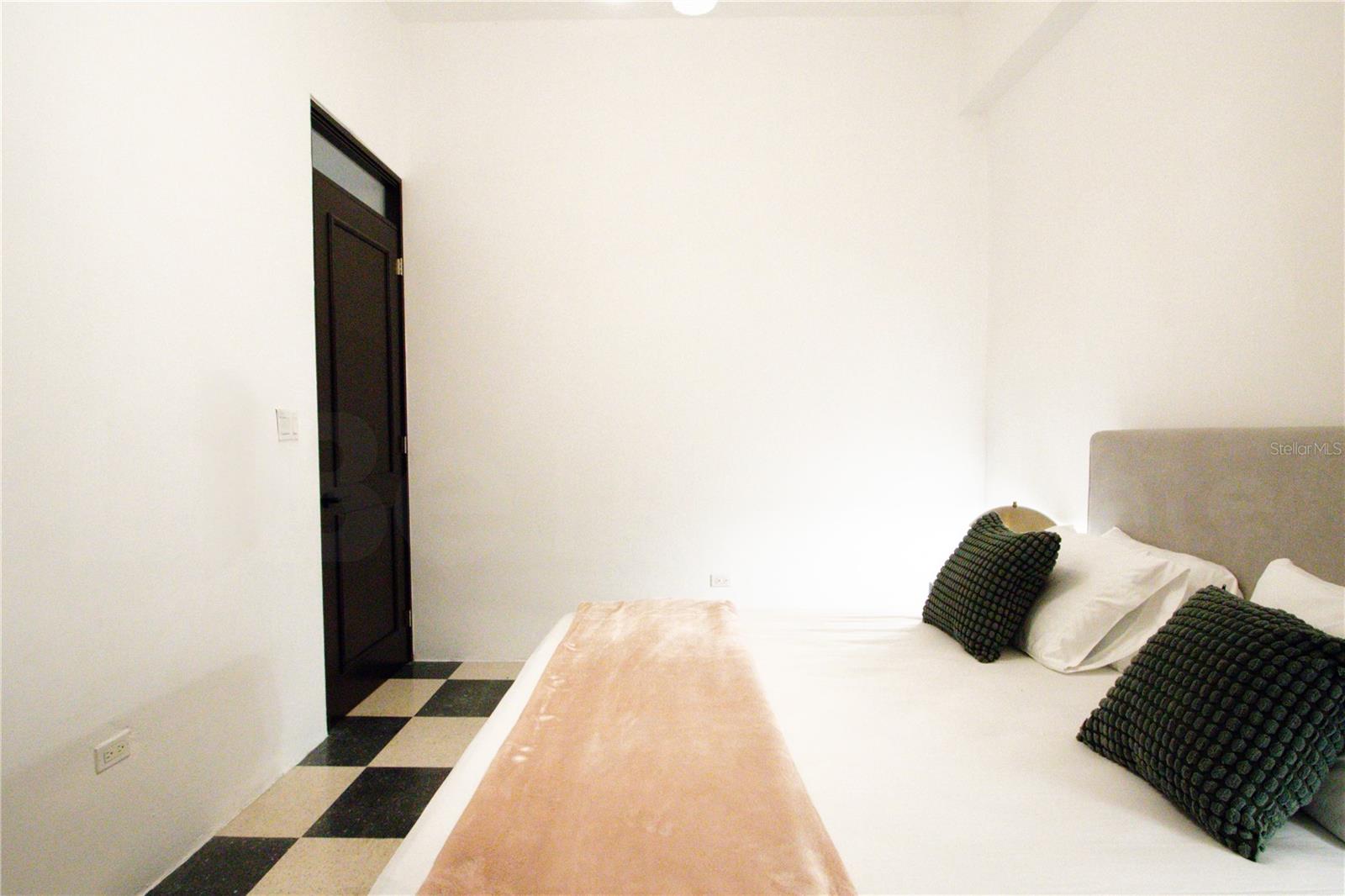 254-256 San Francisco St #201 Property Photo 16