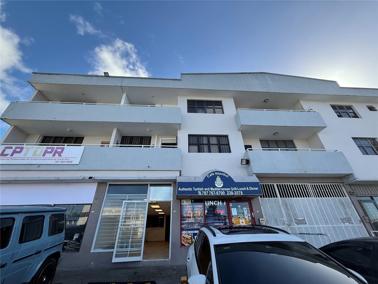 C-2 Condominio Las Mercedes Property Photo 1