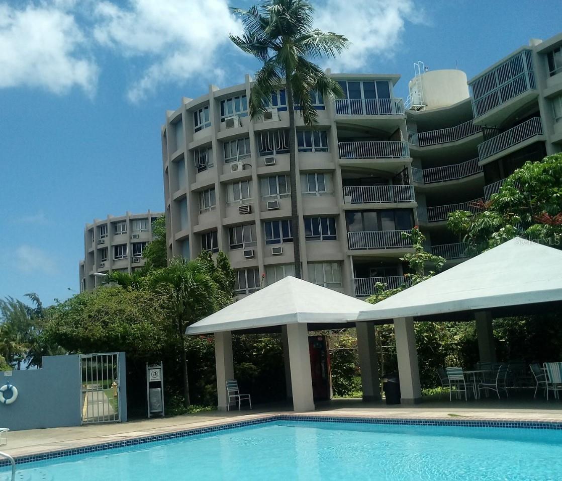 Cond. Pine Grove Isla Verde #b26 Property Photo