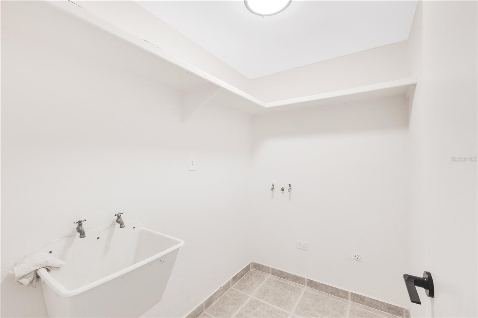 9 Sunrise #a Property Photo 13