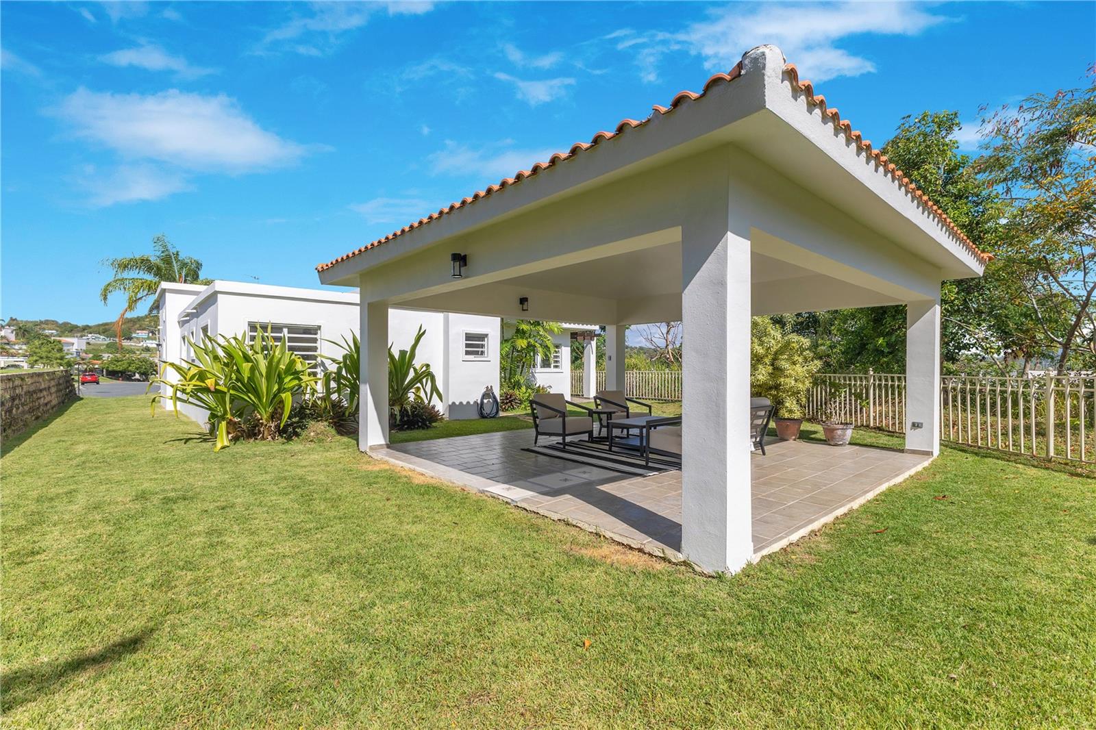 9 Sunrise #a Property Photo 15