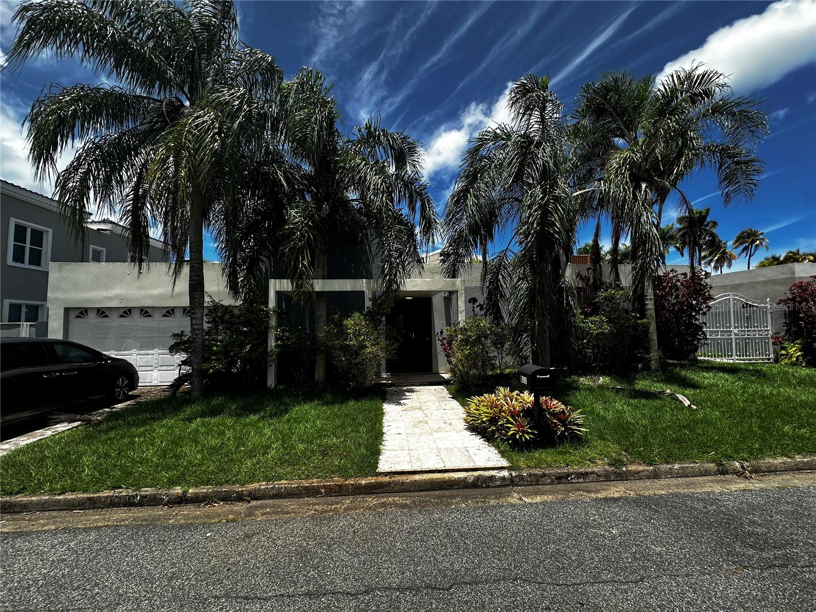 B11 Calle Pontevedra #b-11 Property Photo