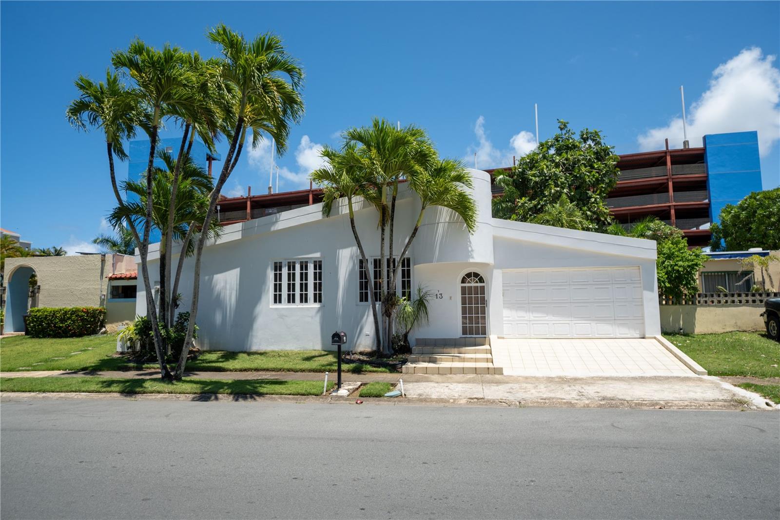 13 V Madre Perla St Property Photo