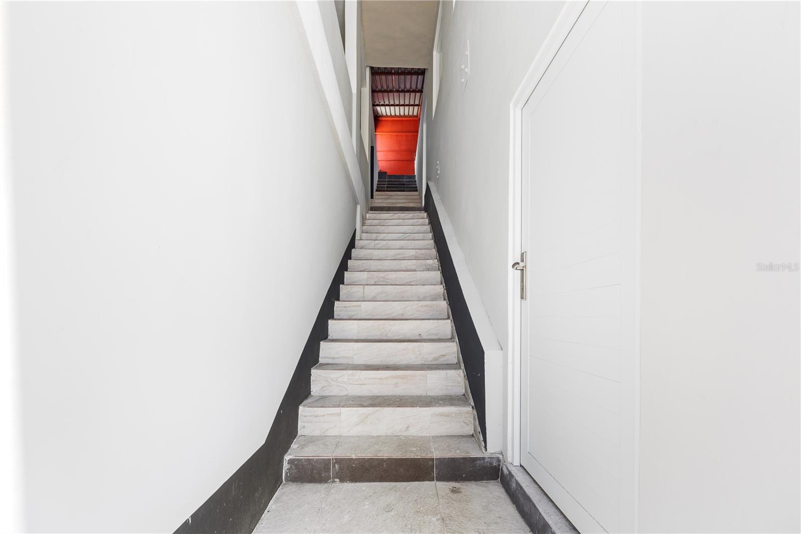 21 Eduardo Conde Property Photo 2