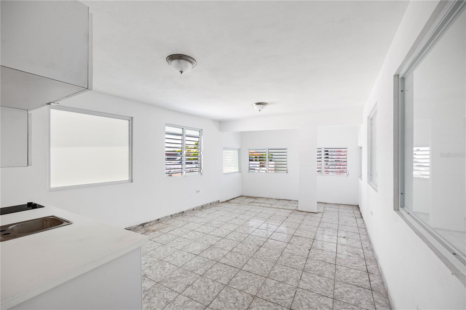 21 Eduardo Conde Property Photo 4