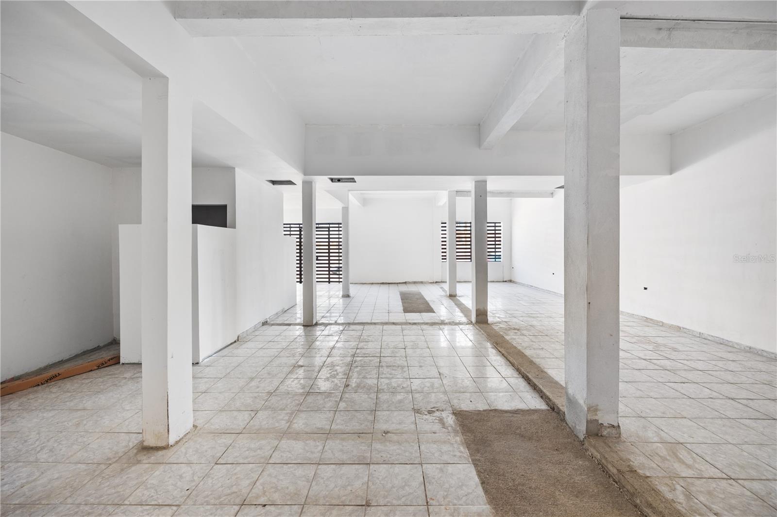 21 Eduardo Conde Property Photo 17