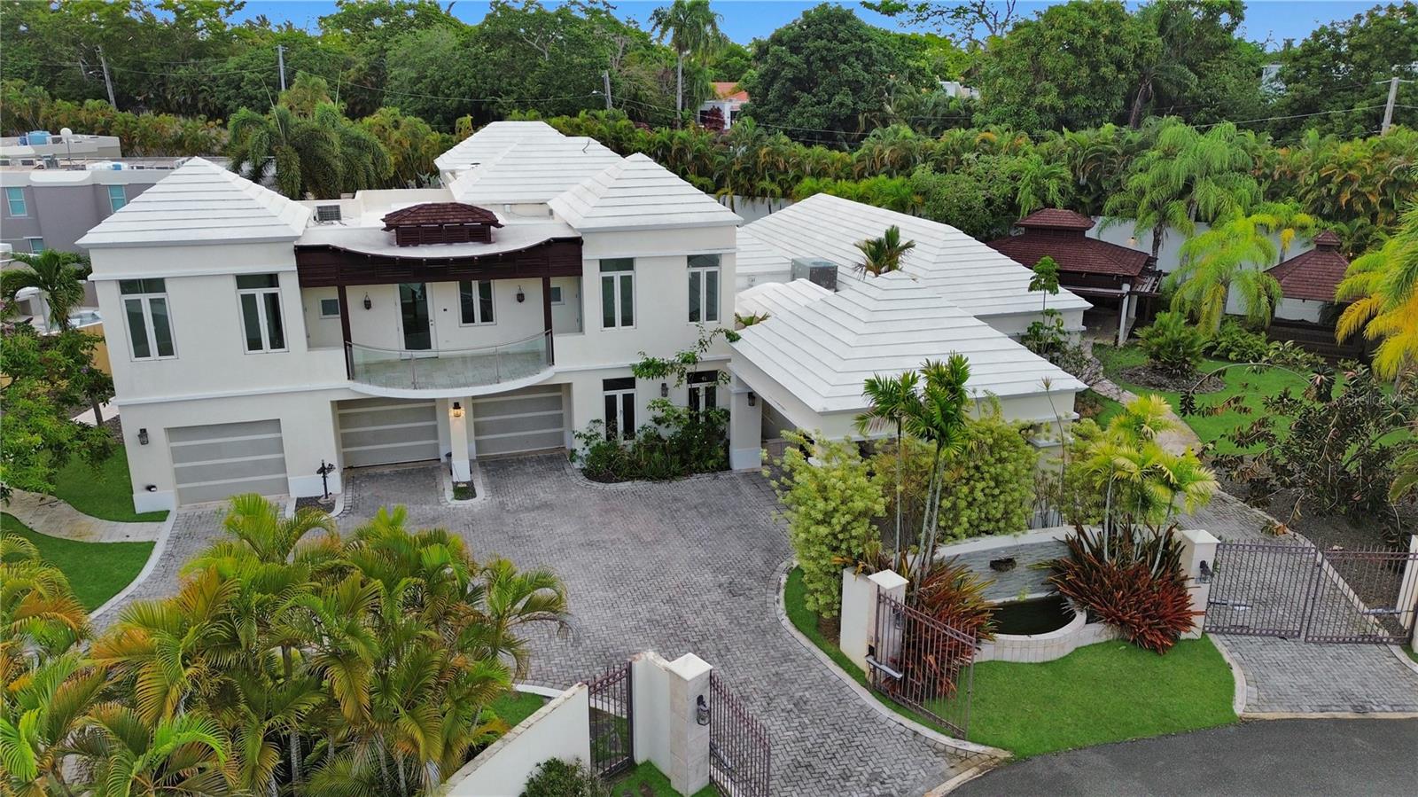 30 Paseos Las Palmas Property Photo