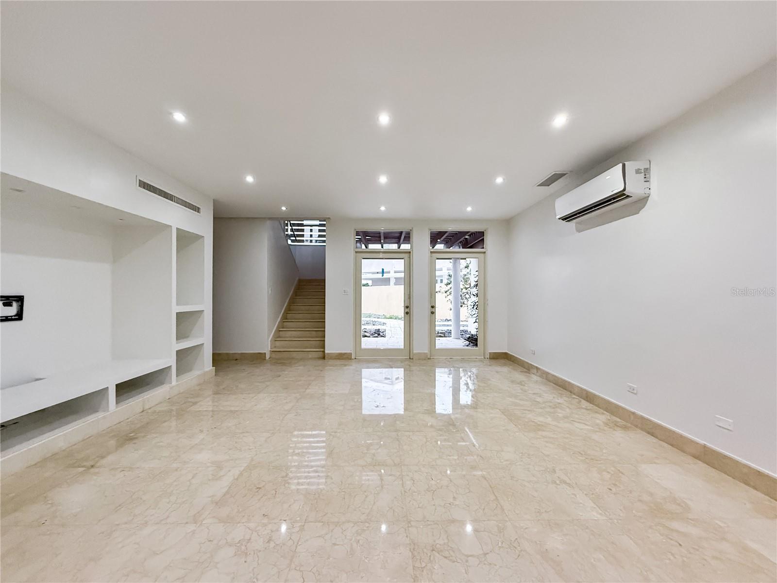 30 Paseos Las Palmas Property Photo 11
