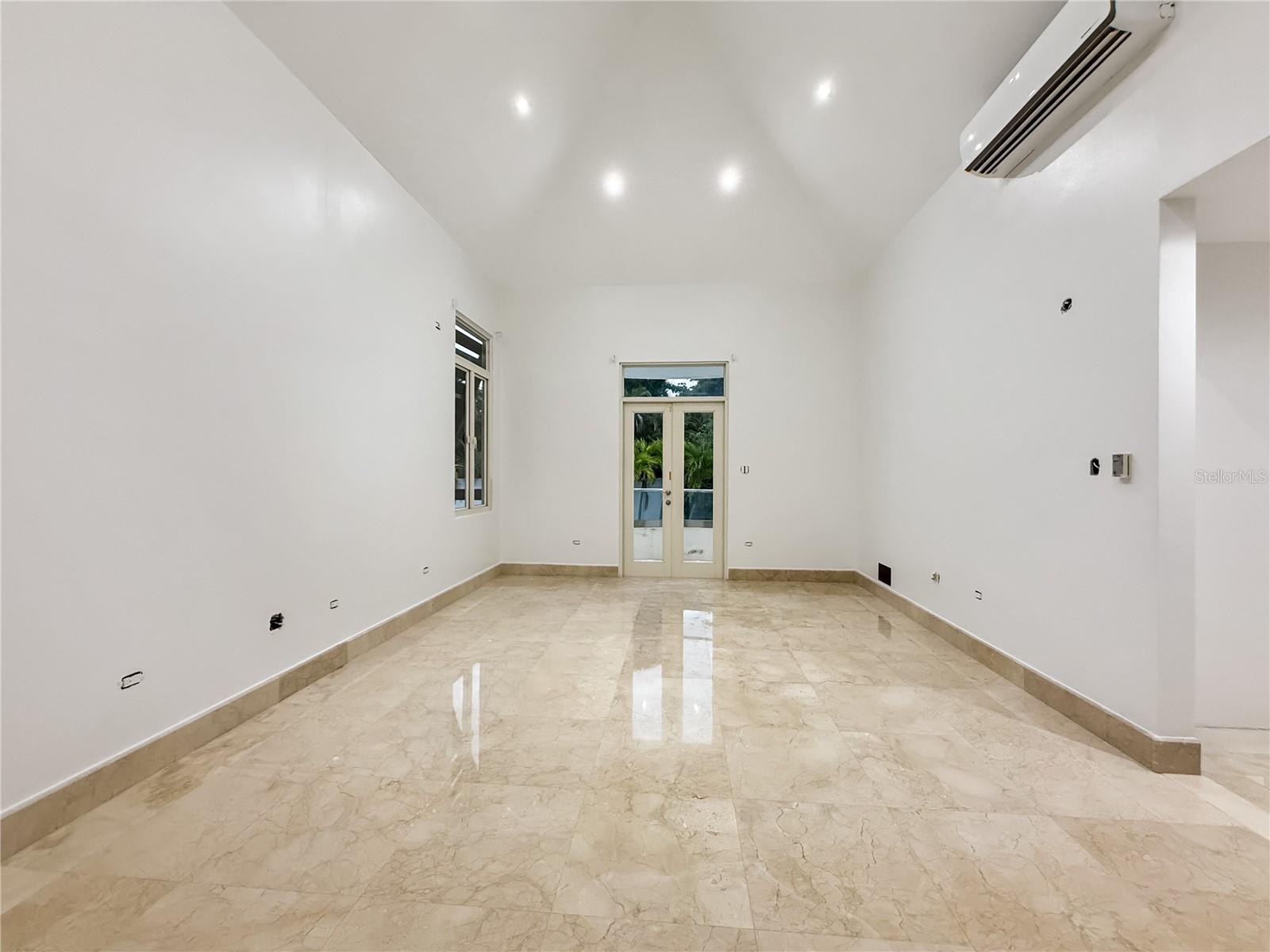 30 Paseos Las Palmas Property Photo 16