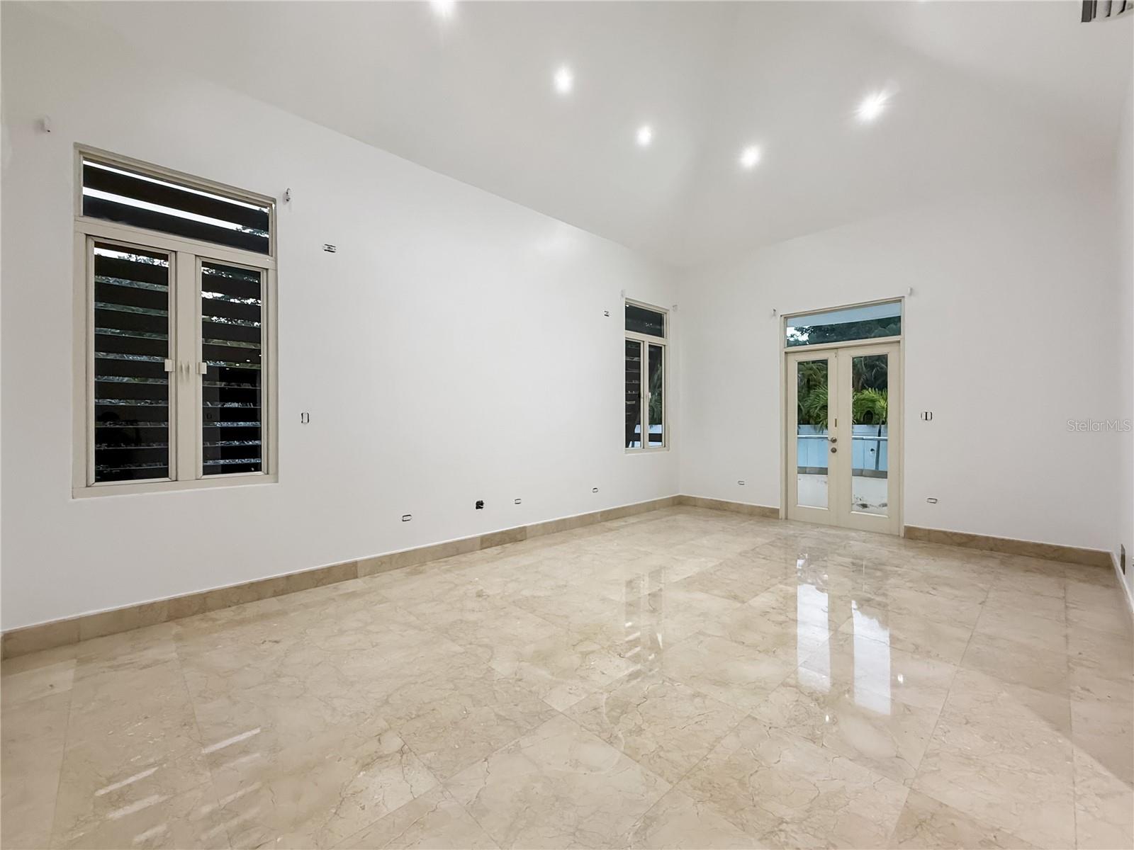 30 Paseos Las Palmas Property Photo 17