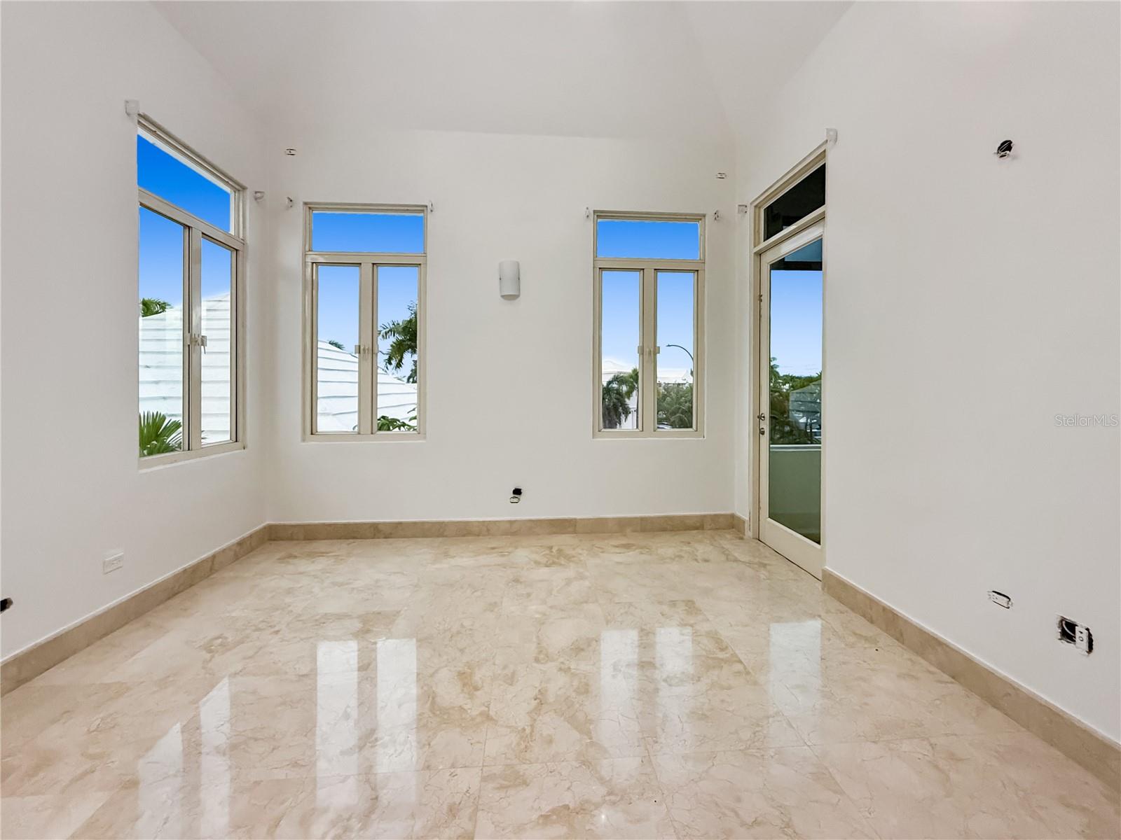 30 Paseos Las Palmas Property Photo 20