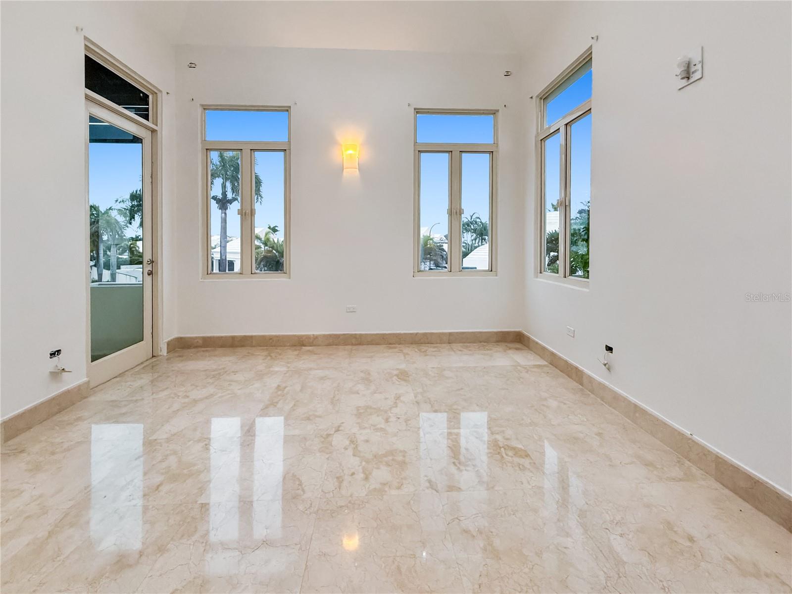 30 Paseos Las Palmas Property Photo 21