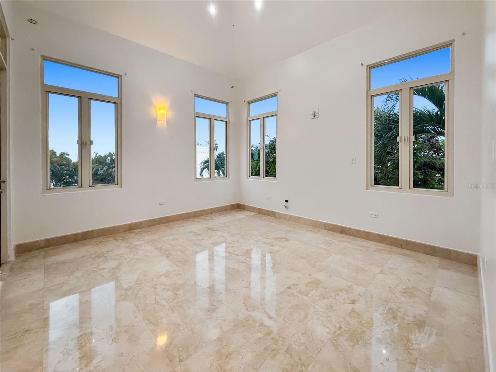 30 Paseos Las Palmas Property Photo 22