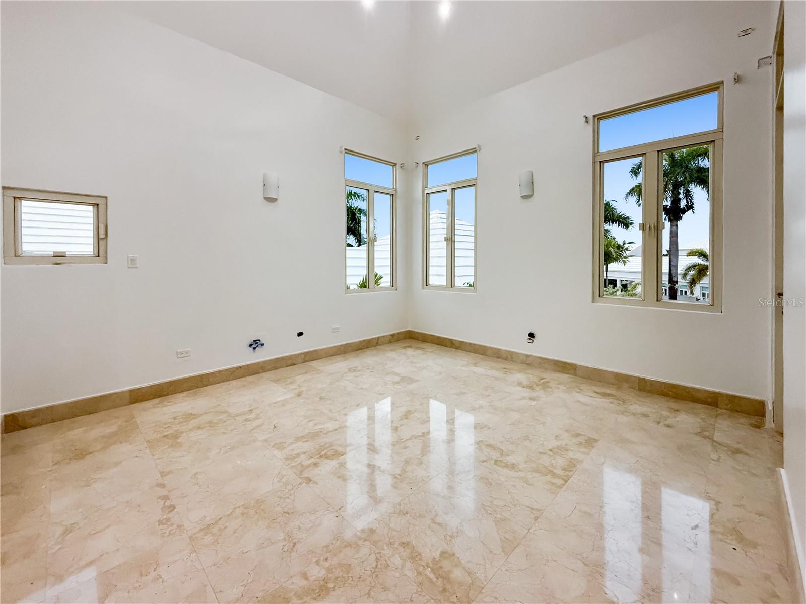 30 Paseos Las Palmas Property Photo 25