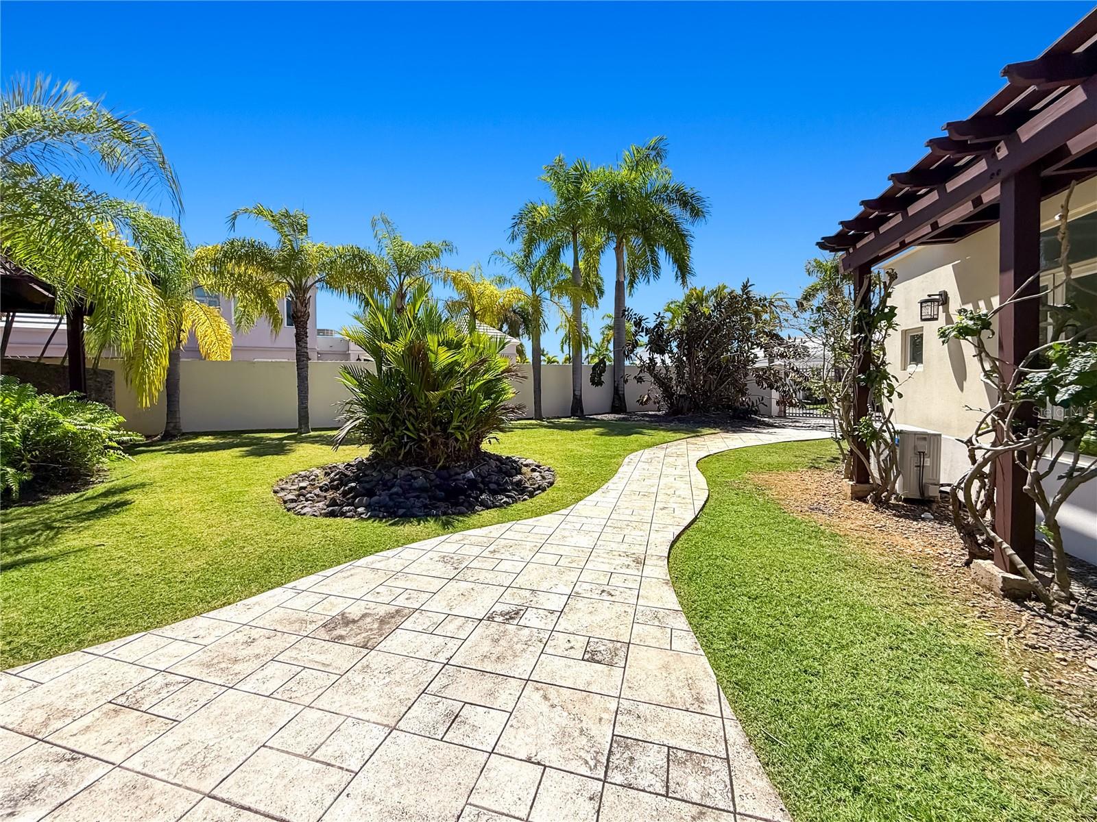 30 Paseos Las Palmas Property Photo 37