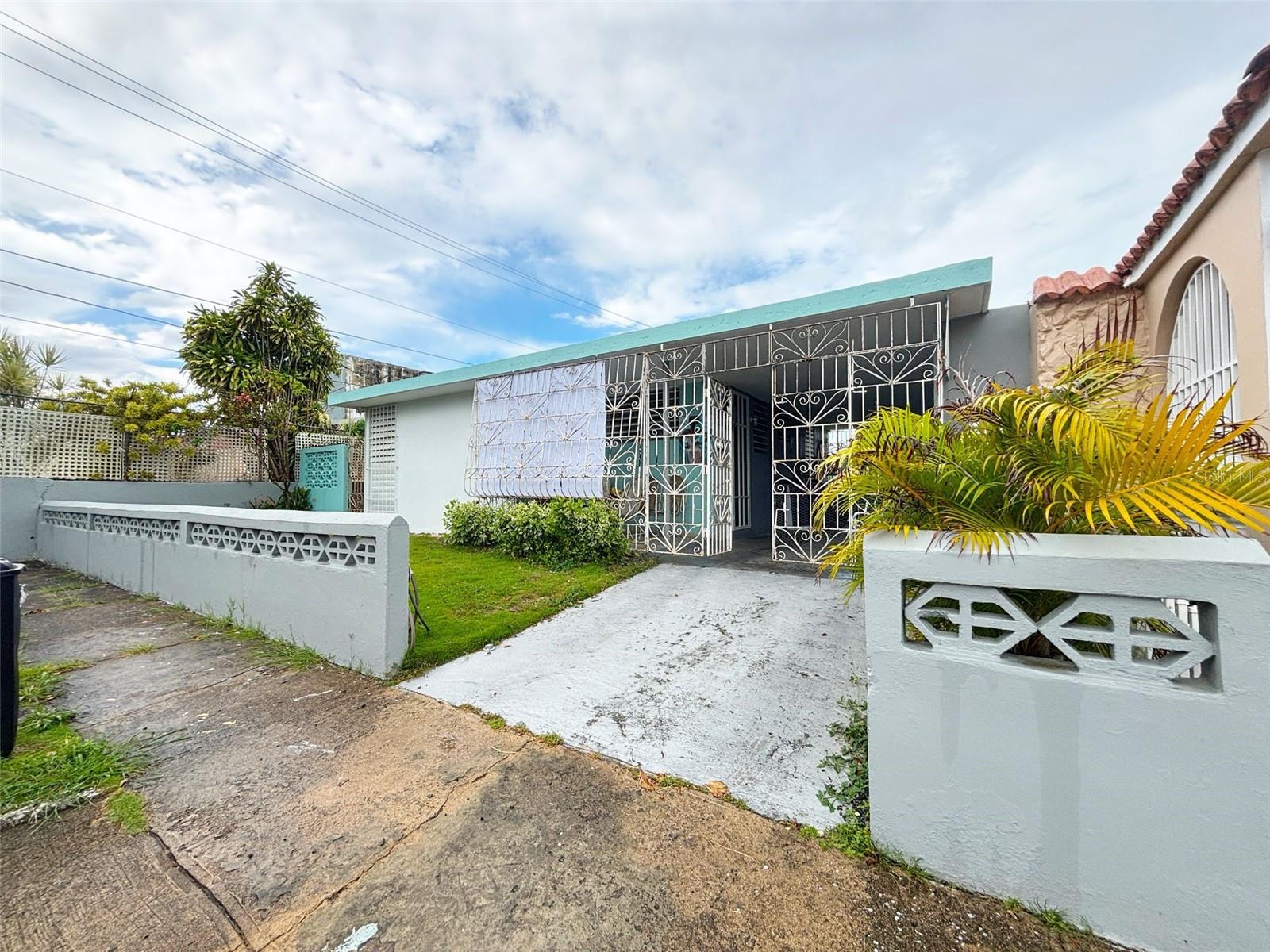 475 Jardines De Palmas Property Photo