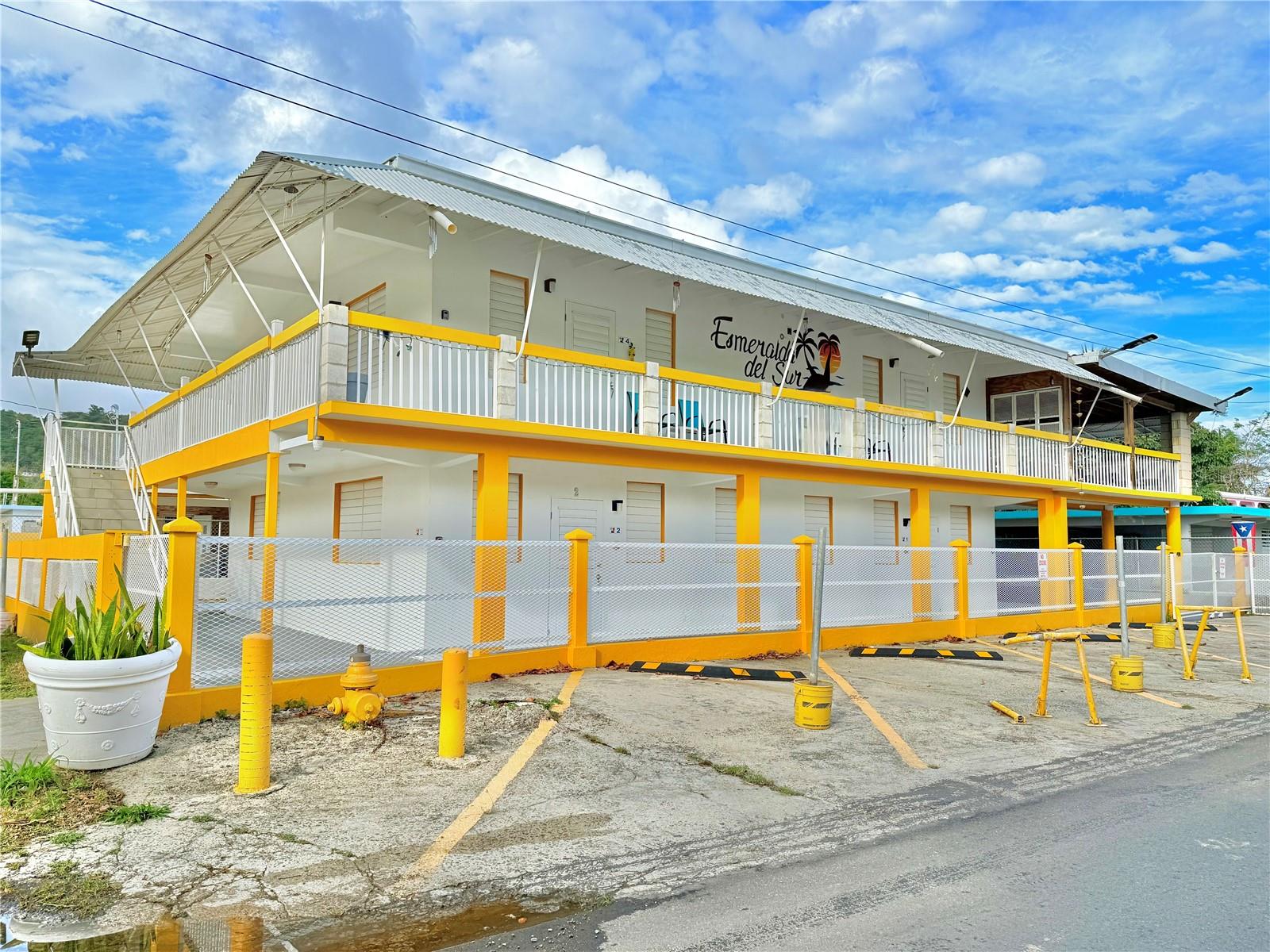 00723 Real Estate Listings Main Image