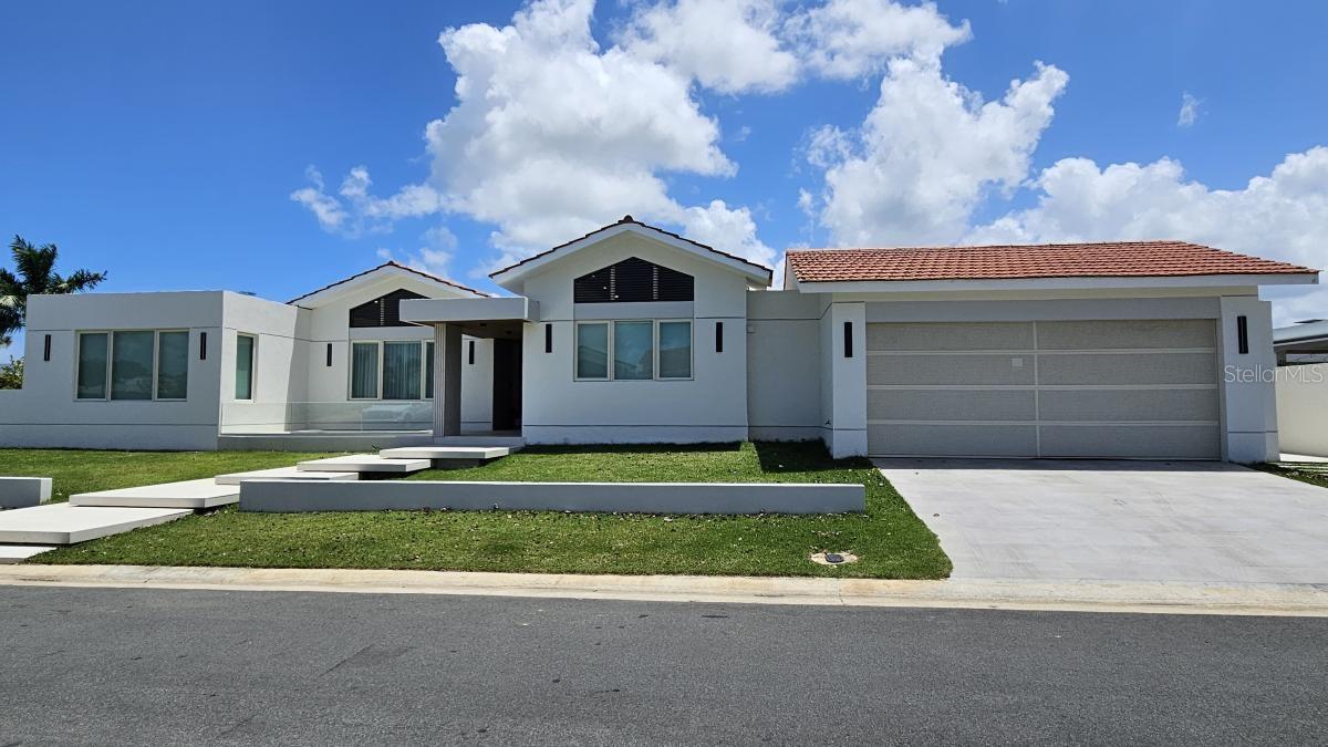677 Lavanda Property Photo