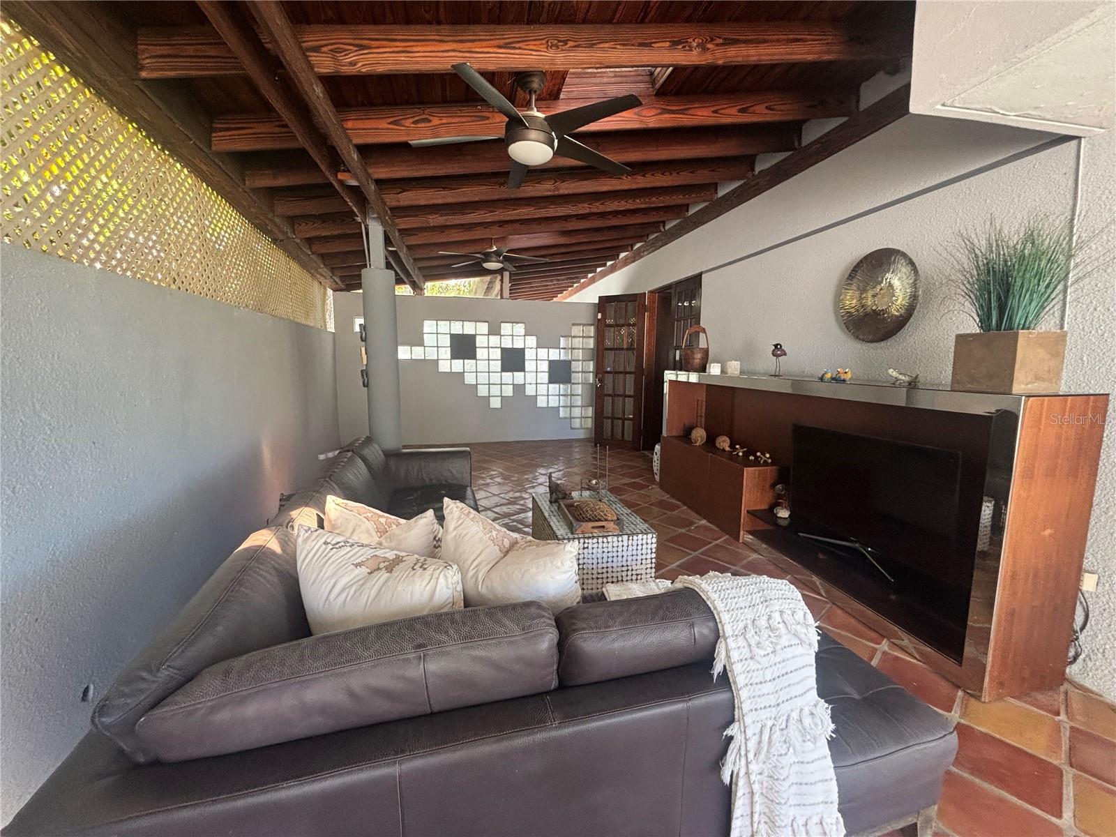 W 4-14 Calderón De La Barca Property Photo 10