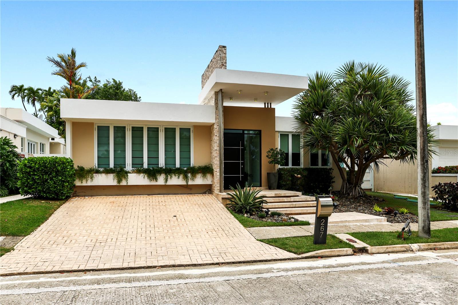 267 Rey Gustavo Property Photo 1