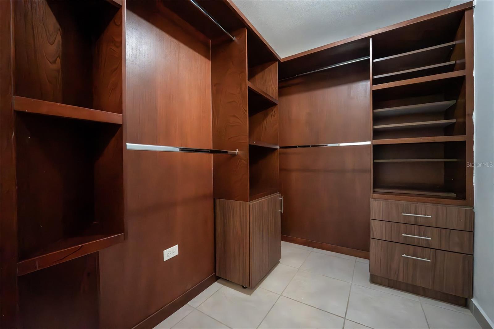 70 Condominio Alamanda Oeste #5172 Property Photo 6