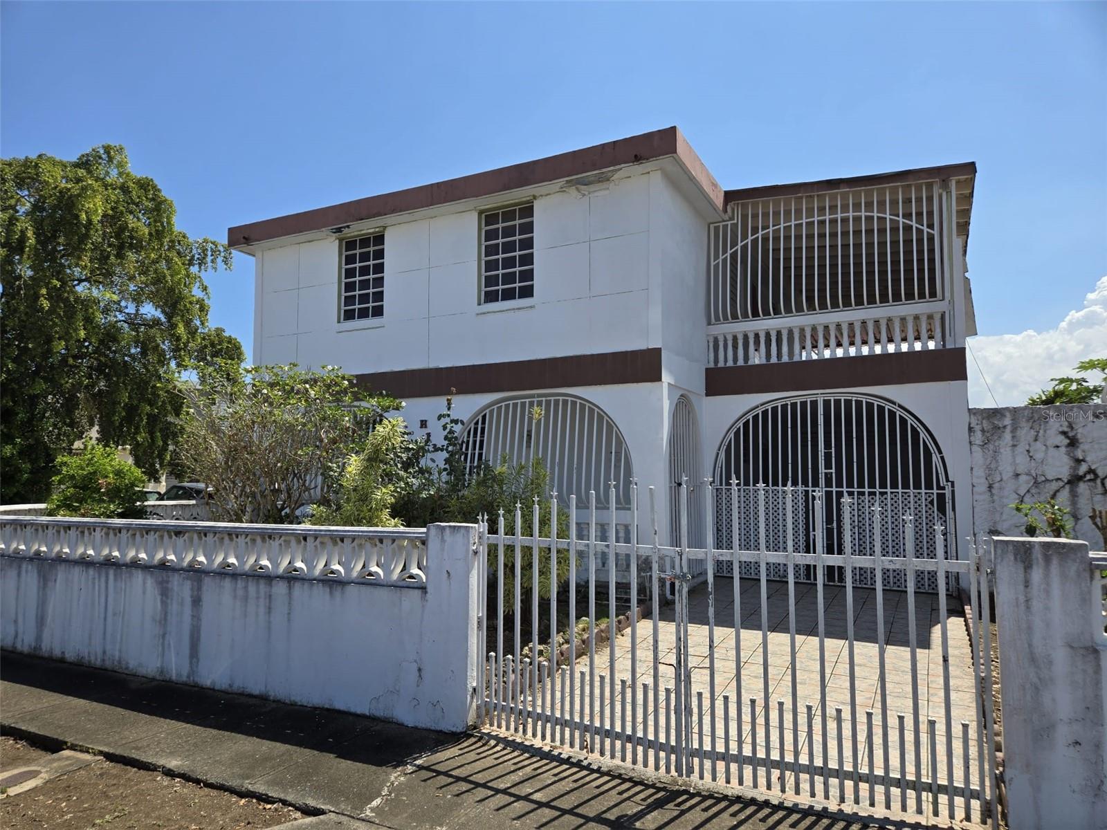H13 Calle Mireya Oeste Property Photo 1