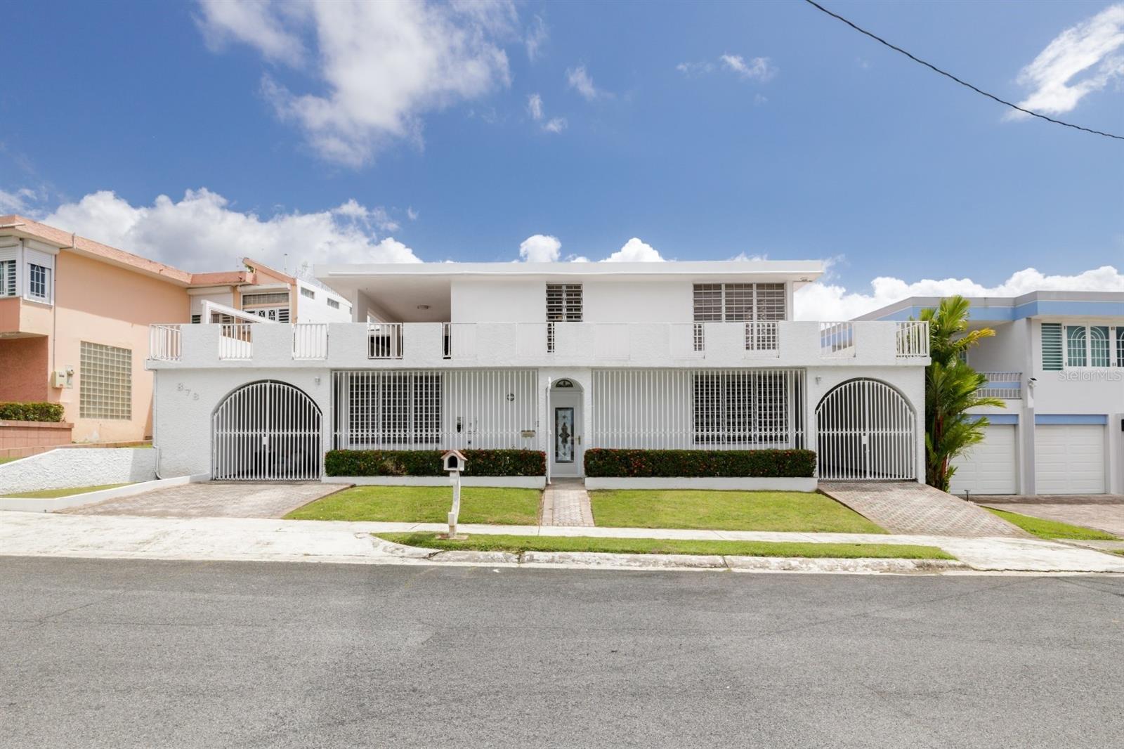 10 Urb. Montecarlo Property Photo 1