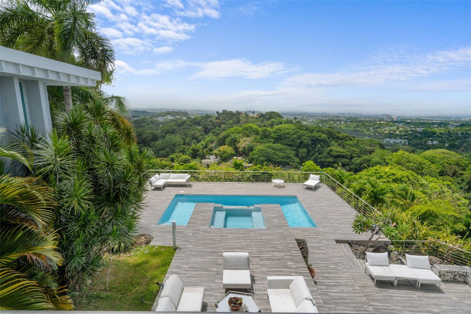 7 La Roca Street Beverly Hills Property Photo 2