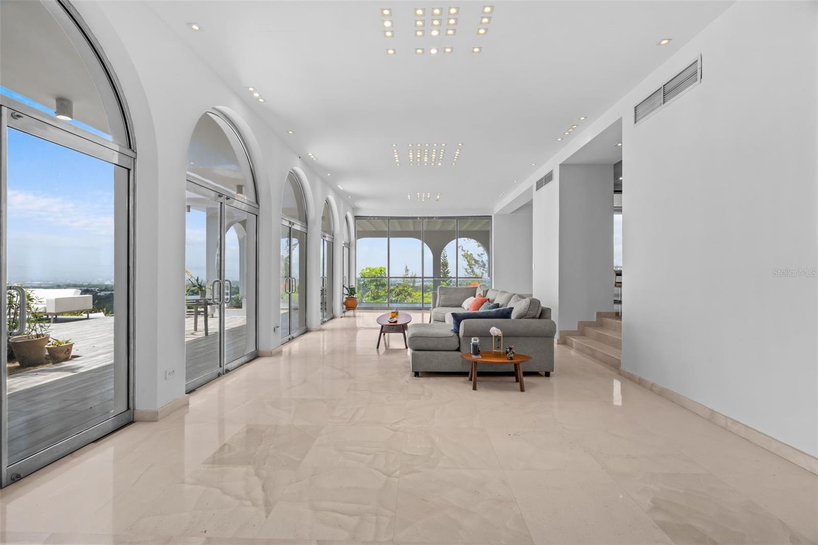 7 La Roca Street Beverly Hills Property Photo 4